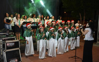 Shows musicais, apresentações de corais e peças teatrais estão na programação da Vila de Natal.