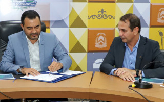  Protocolo de intenções foi assinado por Wanderlei e o presidente do Basa, Valdecir Tose 