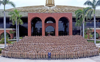 Governador Wanderlei Barbosa com novos soldados da Polícia Militar. 