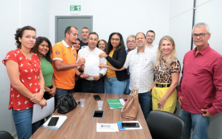 A reunião, realizada no último dia 14, também contou com a presença dos vereadores Gideon Soares e Marcos Duarte