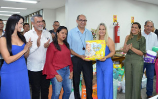 Presidente da Aleto homenageou as servidoras durante uma ação social da Casa de Leis