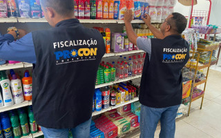 Ação visou retirar das prateleiras itens que comprometam a saúde do consumidor