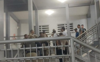 A Polícia Militar esteve na faculdade para averiguar a denúncia.