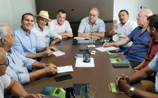Filiação de Ataídes Oliveira ao MDB foi prestigiada pelos principais membros da Executiva Estadual