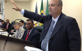 Fraudneis Fiomare toma posse no cargo de prefeito por 8 dias.