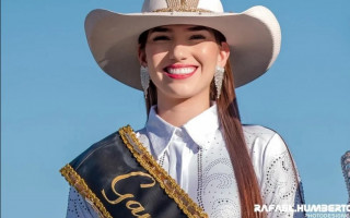 Késia Karolyne venceu o concurso de Garota ExpoBrasil 2023.