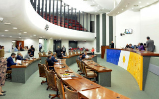 Os projetos ajustam os respectivos subsídios a 90,25% do total recebido pelos ministros do STF