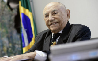 Siqueira Campos, quando assumiu a vaga de senador.