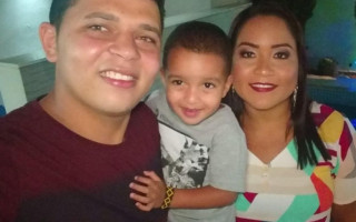 Tássio, o filho Gabriel, e a esposa Simayra