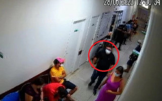 Vereador no corredor da UPA do Setor Araguaína Sul. 