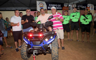 Governador Wanderlei Barbosa entrega quadriciclo à Polícia Militar e assegura que as forças de segurança estão presentes em todas as praias 