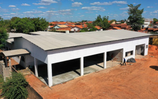 Escolas Santa Luzia e Arnon Ferreira Leal estão sendo construídas com um novo padrão municipal