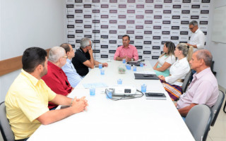 Prefeito elogiou o trabalho coletivo dos servidores e informou que o documento será analisado