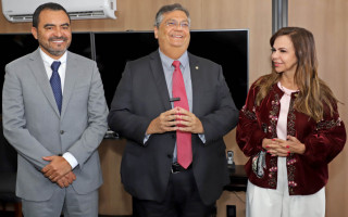 Wanderlei durante reunião com ministro da Justiça e Segurança Pública, Flávio Dino, ocasião em que foi discutida a liberação de recursos de emenda de bancada para modernização da PC-TO