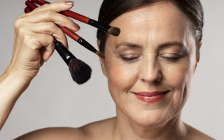 Conforme o estudo, 83% das mulheres com 50 anos ou mais se sentem pressionadas a não aparentar a idade que tem. 