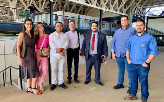 Equipe da Ameto e a representante da Brasmin visitaram locais que podem receber a feira, em Palmas