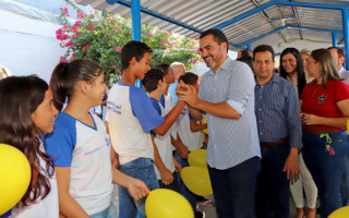 Governador entregou duas obras importantes na área da educação em Araguaína, na tarde desta terça-feira, 8 