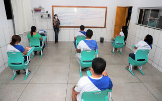 A EJA Ensino Fundamental é voltada para completar a fase entre o 1º e 9º ano e é oferecida pela rede municipal de ensino.
