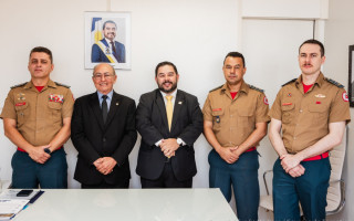 Deputado federal Lázaro Botelho recebeu o Comandante do CBM-TO, Coronel Carlos Eduardo de Souza Farias e outras autoridades em Brasília. 