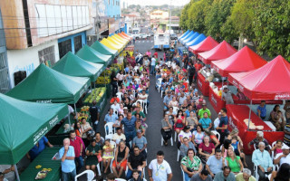 Um dos diferenciais do projeto é a segmentação das tendas por cores para facilitar a identificação dos produtos em cada setor da feira.