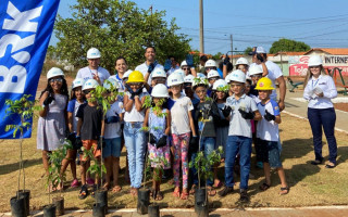 As atividades externas são uma oportunidade de colocar em prática o que é ensinado na escola sobre conscientização e preservação do meio ambiente