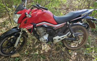 Motocicleta furtada e recuperada pela Polícia Civil em Colinas.