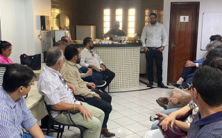 O grupo reunido hoje apresentou propostas para uma diretoria participativa.