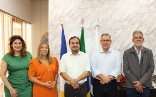 Secretário Carlos Humberto Lima recebe presidente da Aciara, Denilson da Silva.