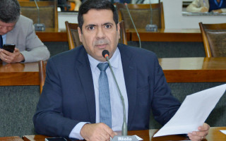 Na época da votação, Marcus Marcelo apresentou ofício à Aleto (Assembleia Legislativa) retificando que não estava presente e que sua posição era contrária