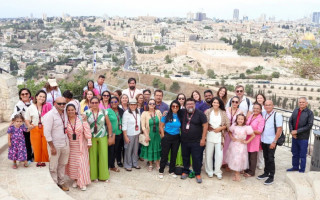 Caravana com 37 brasileiros estava em Jerusalém quando ataques terroristas iniciaram.
