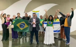 Grupo liderado pelo Pastor Bueno desembarcou em Brasília.