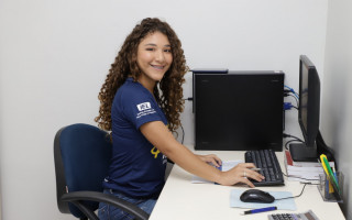 O processo seletivo visa a contratação de estudantes devidamente matriculados nos cursos demandados, para atuação na Secretaria de Saúde (SES).