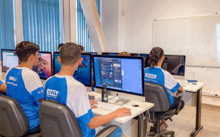 Os cursos técnicos oferecidos pelo SENAI têm duração média de um ano e meio a dois anos.