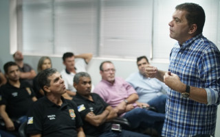 Pré-candidato do PSB ao governo do Estado discute segurança pública com servidores.