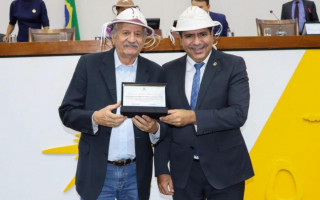 Como nordestino, Marcus Marcelo recebeu homenagem e entregou comenda ao conterrâneo Raimundo Palito
