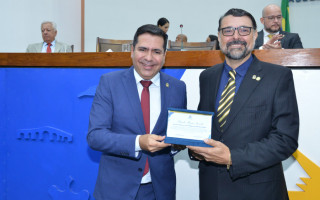 Marcus Marcelo também citou que se sente homenageado por ser servidor de carreira da Educação. 