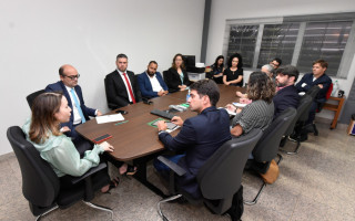  Comitiva do Conselho Nacional dos Direitos Humanos em reunião com membros do MPTO. 