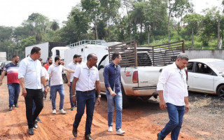  Vereadores de Araguaína durante fiscalização no Pátio da Sancar, onde ficam guardados veículos apreendidos em Araguaína. 