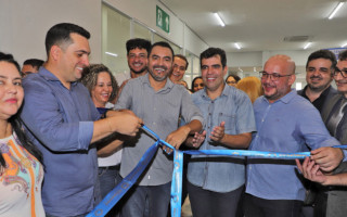 Acompanhado de deputados e lideranças locais, o governador do Tocantins, Wanderlei Barbosa, descerrou a fita que inaugura a unidade de Gurupi
