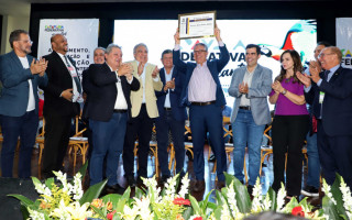 Ministro Alexandre Padilha foi homenageado com o título de cidadão tocantinense, concedido em reconhecimento às suas contribuições;