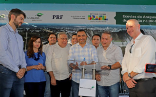 Governador Wanderlei Barbosa e o vice-Laurez Moreira estiveram com o ministro dos Transportes, Renan Filho, para a assinatura do serviço de obras da duplicação da BR-153