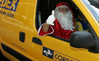 O Papai Noel dos Correios contempla pedidos de crianças do 1º ao 5º ano do ensino Fundamental de escolas da rede pública