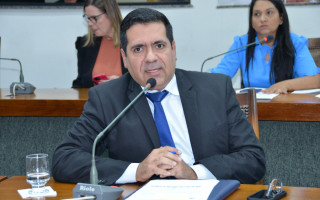 O deputado citou que um paciente que fica às vezes de 30 a 60 dias esperando por uma cirurgia tem um custo alto para o paciente e para os cofres públicos