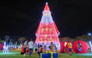 Prefeitura de Palmas ampliou a decoração natalina neste ano.