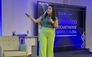 Meteorologista Ana Paula Paes durante o 1º Seminário Tocantinense sobre o Clima