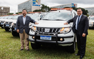  Secretário Carlos Manzini Júnior e secretário Wlademir Costa participam da entrega formal dos seis novos veículos destinados pelo MJSP ao Governo do Tocantins.