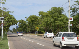 A permissão para a instalação desses dispositivos ocorre perante a presença de sinalização específica de limite de velocidade na via.