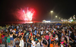Famílias e amigos se reuniram no calçadão da Via Lago para prestigiar as atrações musicais 
