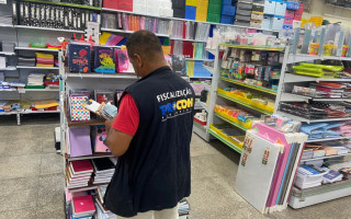  Fiscais do Procon Tocantins realiza pesquisa de preço dos materiais escolares em Gurupi e Araguaína.