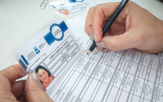 O documento tem validade de três anos e garante passagens gratuitas nos transportes rodoviários para viagens no Tocantins. 